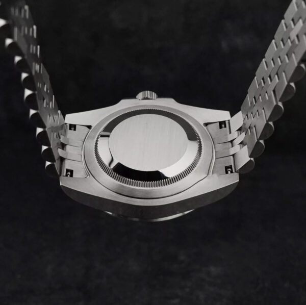Seiko Explore GMT - Image 8
