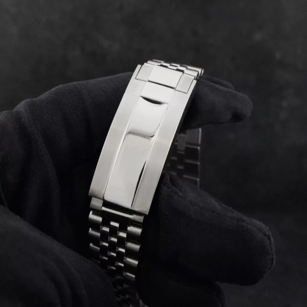 Seiko Explore GMT - Image 7