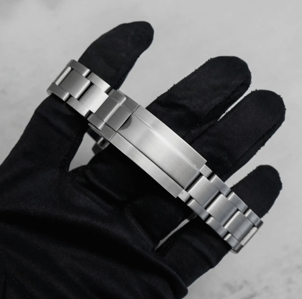 Seiko GMT All Black - Image 6