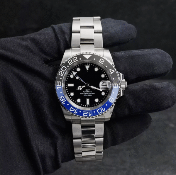 Custom Watch Black BatGirl Dial GMT Automatic NH35 40mm Seiko Automatic Watch