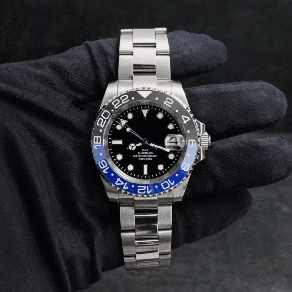 Custom Watch Black BatGirl Dial GMT Automatic NH35 40mm Seiko Automatic Watch