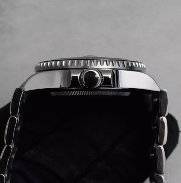 Seiko Smurf SUB 40mm Blue Bezel, Black Dial