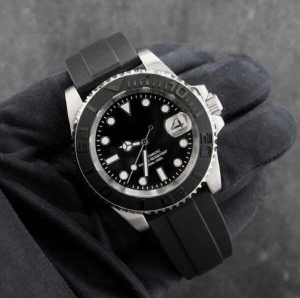 Custom Seiko Movement 40mm Black/Silver Watch NH35 Automatic Rubber Strap Watch