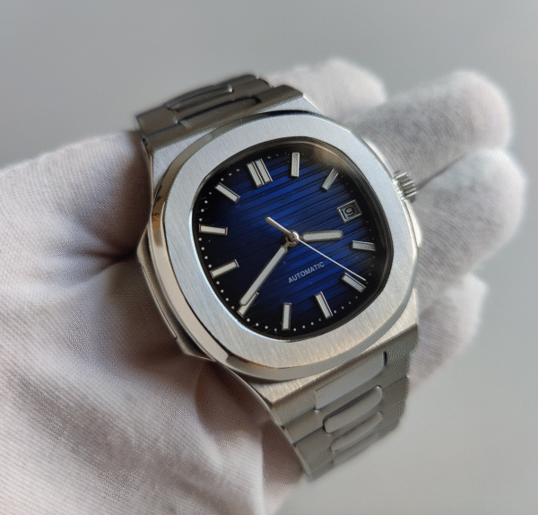 Seiko Nautilus Blue Dial - Image 3