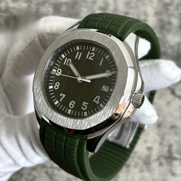 Seiko Aquanaut Green Dial - Image 4