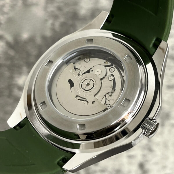 Seiko Aquanaut Green Dial - Image 11