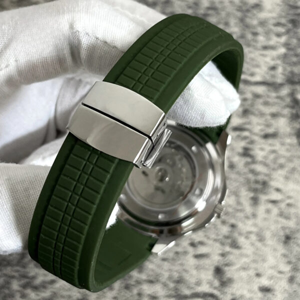 Seiko Aquanaut Green Dial - Image 10