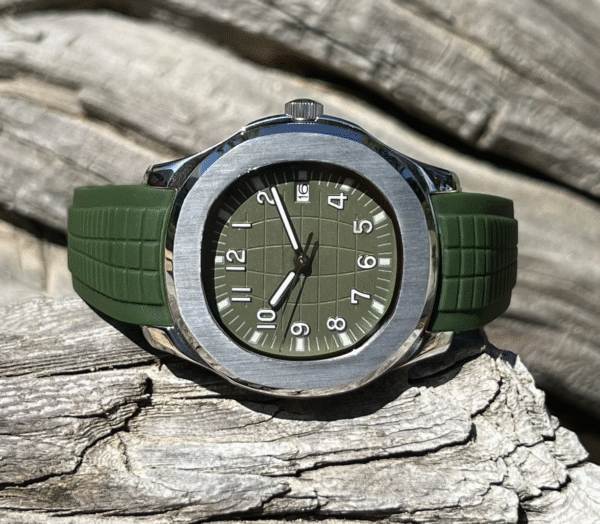 Seiko Aquanaut Green Dial - Image 8