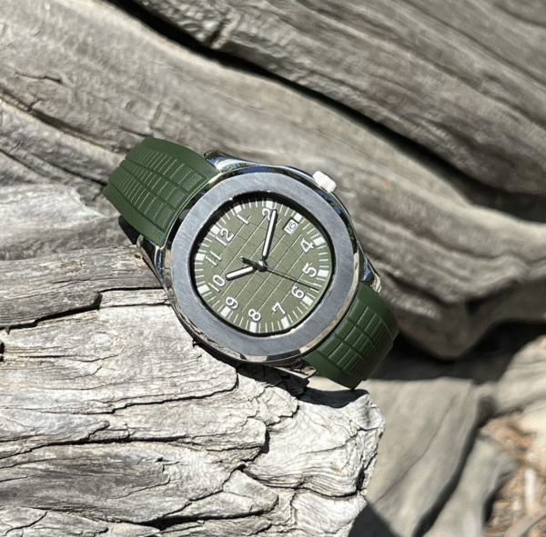 Seiko Aquanaut Green Dial - Image 6