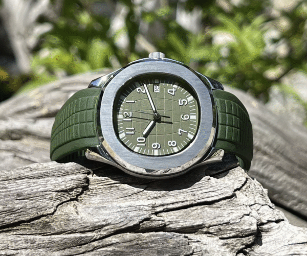 Seiko Aquanaut Green Dial - Image 9