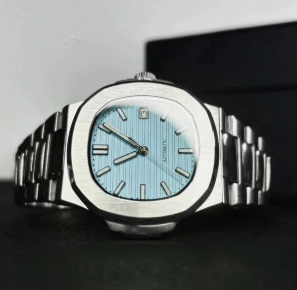 Seiko Nautilus 40mm Tiffany Blue Dial - Image 5